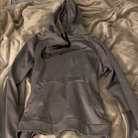 Nike Jackets & Blazers - Nike dry fit sweatshirt